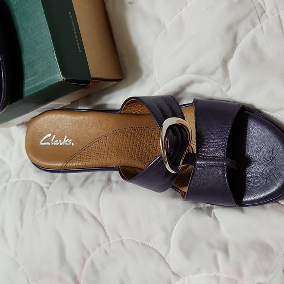 Clarks imelda plum open toe shoe. - Picture 2 of 5
